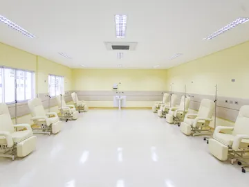 Sala de quimioterapia de un hospital Sala de quimioterapia de un hospital