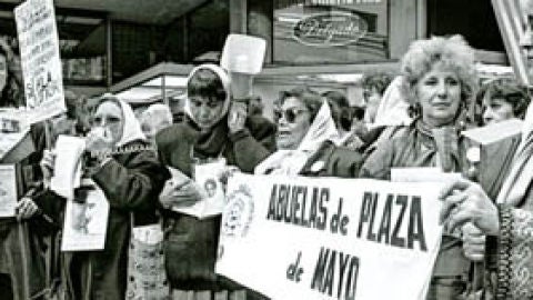 Abuelas de Plaza de Mayo
