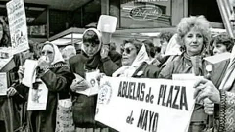 Abuelas de Plaza de Mayo Abuelas de Plaza de Mayo