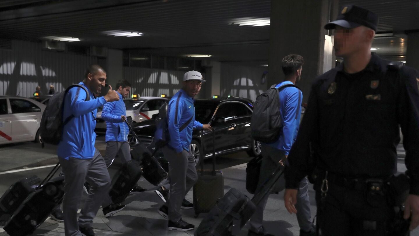 Los jugadores de Boca Juniors, a su llegada a Madrid