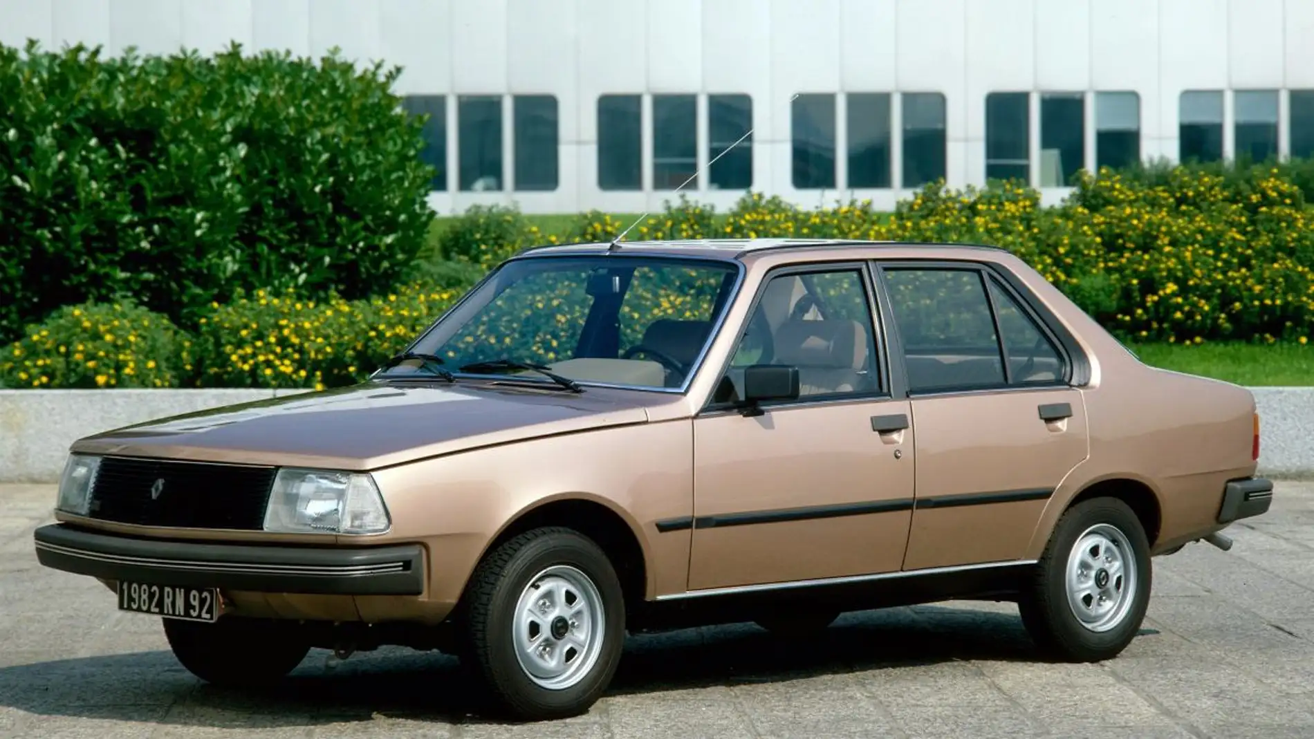 Renault 18. Рено 18 дизель 2.1. Рено 18 седан. Первые модели Рено. Renault per180.