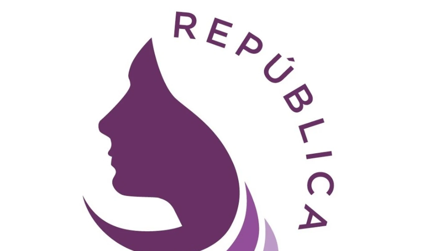 Podemos exhibirá su república ante el rey: un rostro de mujer de color morado Podemos exhibirá su república ante el rey: un rostro de mujer de color morado