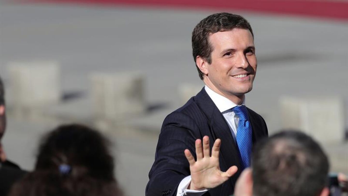 El l&iacute;der del PP, Pablo Casado, a su llegada al Congreso 