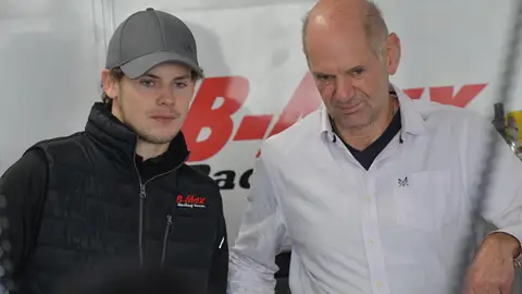 Harrison y Adrian Newey Harrison y Adrian Newey