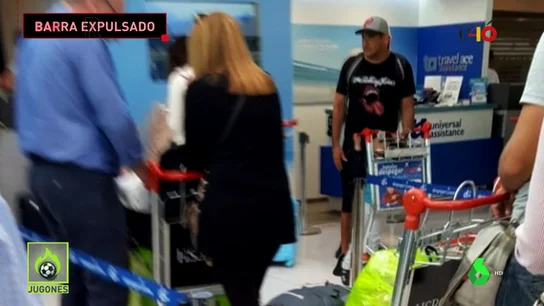 Detienen en Barajas y deportan a Argentina a uno de los cabecillas de los 'barras bravas' de Boca Detienen en Barajas y deportan a Argentina a uno de los cabecillas de los 'barras bravas' de Boca