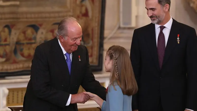 El Rey emérito Juan Carlos I, la princesa de Asturias, Leonor de Borbón, y el Rey Felipe VI