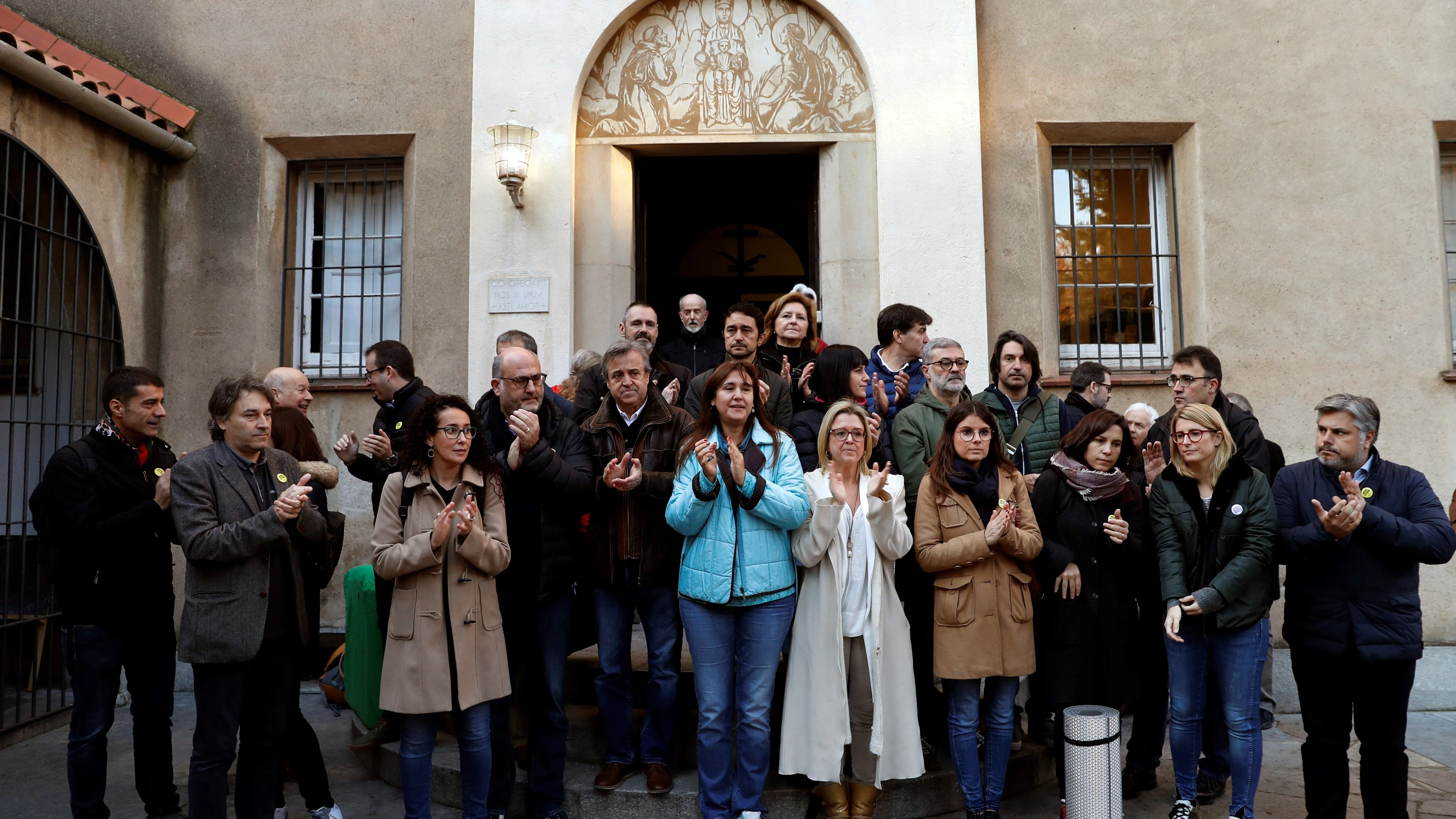 Diputados soberanistas del Parlament y activistas que hoy han iniciiado un ayuno de 24 horas