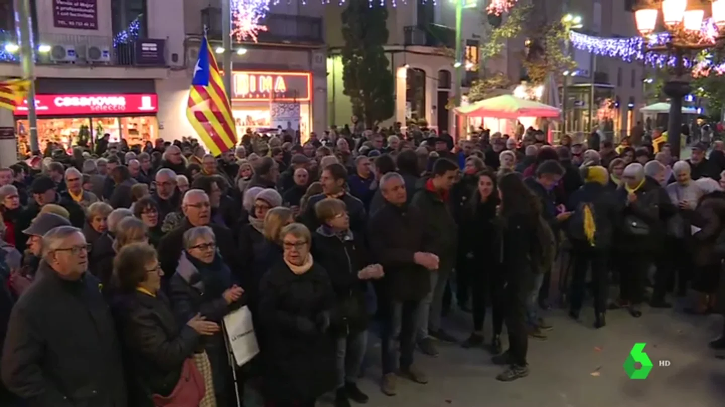 Colectivos antifascistas protestan en Terrasa por las actuaciones policiales frente a manifestantes contra un acto de VOX Colectivos antifascistas protestan en Terrasa por las actuaciones policiales frente a manifestantes contra un acto de VOX