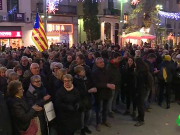 Colectivos antifascistas protestan en Terrasa por las actuaciones policiales frente a manifestantes contra un acto de VOX Colectivos antifascistas protestan en Terrasa por las actuaciones policiales frente a manifestantes contra un acto de VOX