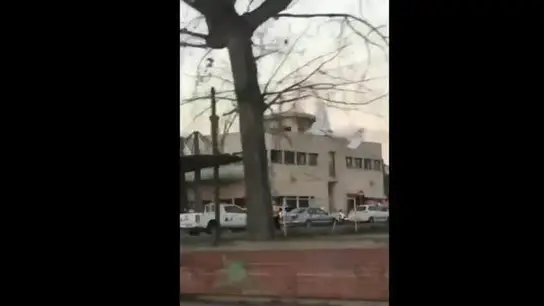 Mueren dos personas al chocar su avioneta contra una gasolinera de Badia del Vallès, Barcelona Mueren dos personas al chocar su avioneta contra una gasolinera de Badia del Vallès, Barcelona