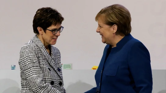 Kramp-Karrenbauer y Angela Merkel Kramp-Karrenbauer y Angela Merkel