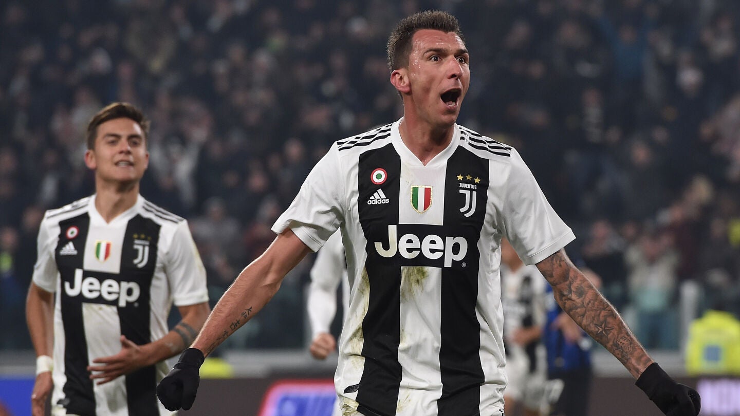 Mandzukic celebra su gol con la Juventus