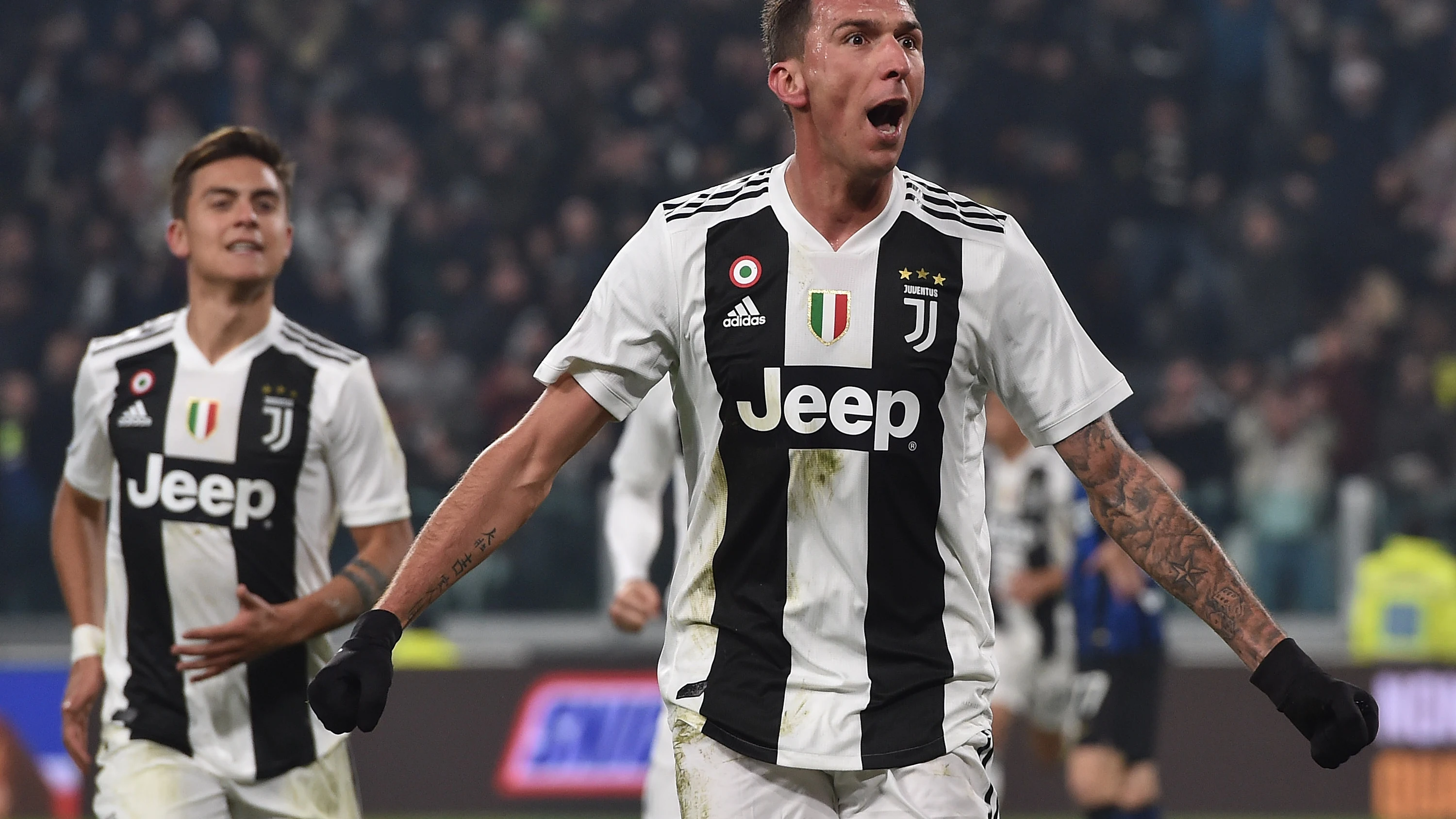 Mandzukic celebra su gol con la Juventus