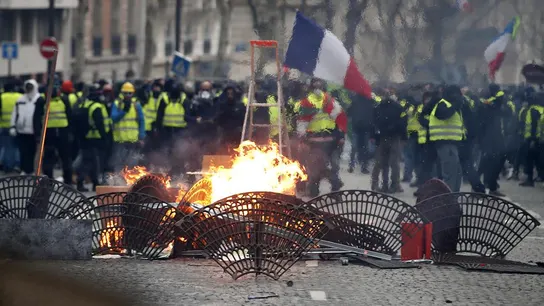 Protestas cerca de los Campos Elíseos de París Protestas cerca de los Campos Elíseos de París
