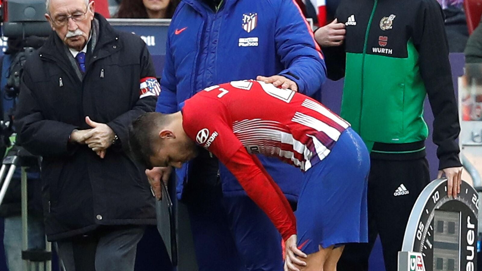 Lucas Hern&aacute;ndez se retira lesionado del partido del Atl&eacute;tico