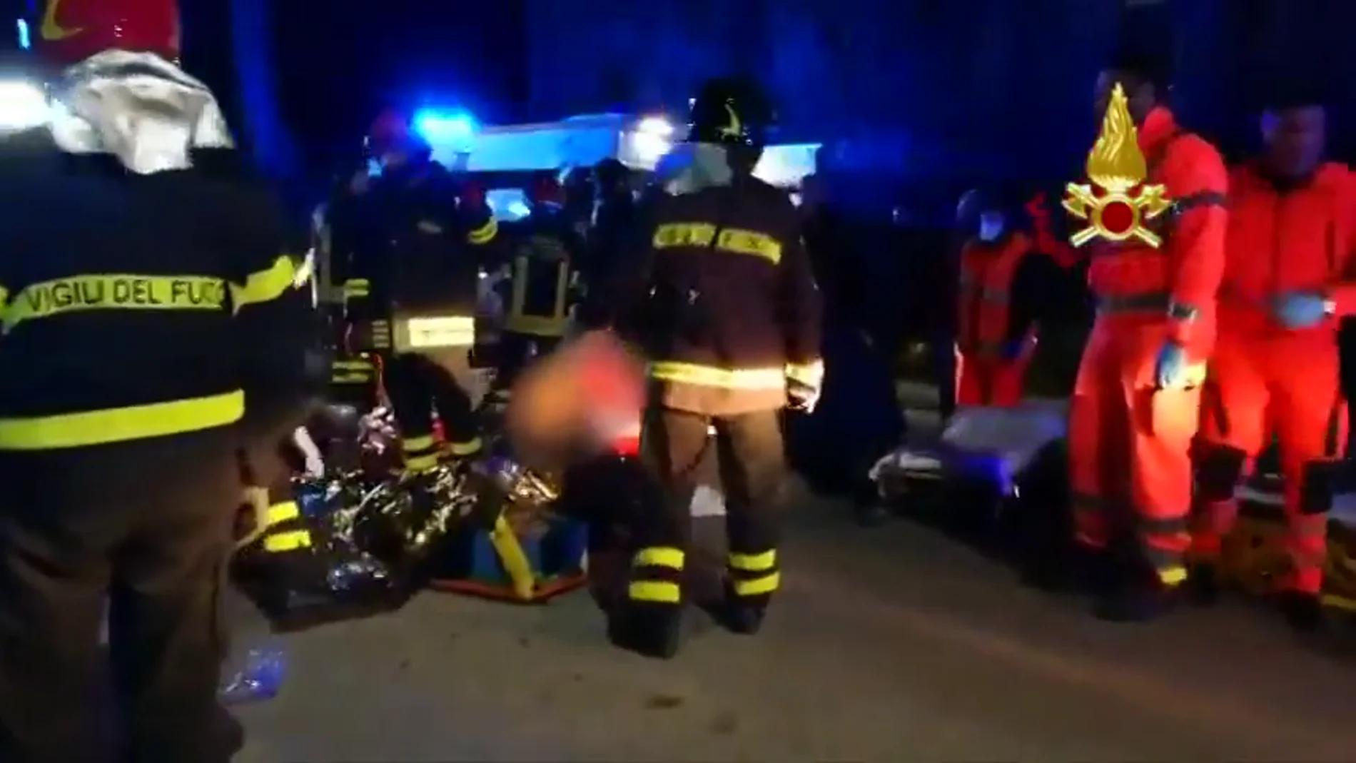 Al menos seis muertos y decenas de heridos tras una estampida en un concierto en una discoteca de Italia
