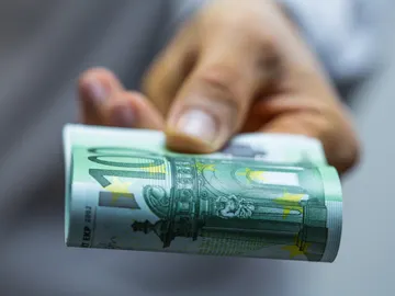 Imagen de archivo de un billete de 100 euros Imagen de archivo de un billete de 100 euros