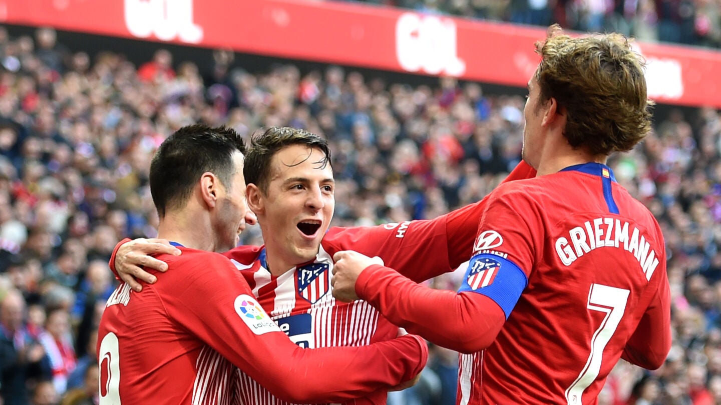 Kalinic, Arias y Griezmann celebran el gol del Atl&eacute;tico