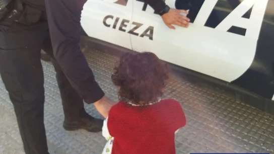 Niña 'rescatada' en Cieza por la Policía Niña 'rescatada' en Cieza por la Policía