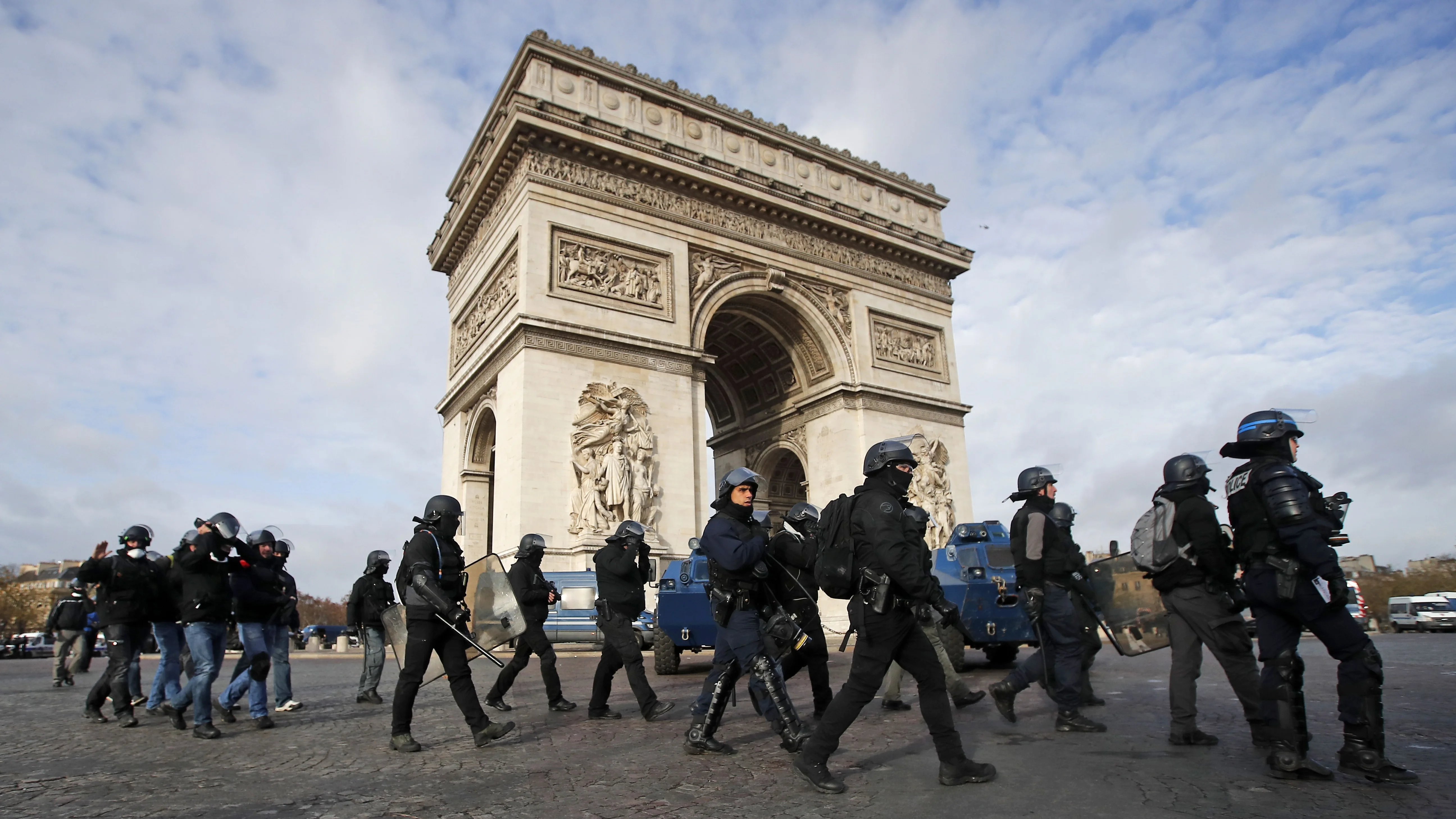 París cierra sus atracciones turísticas de cara a una nueva jornada de disturbios de los 'chalecos amarillos'