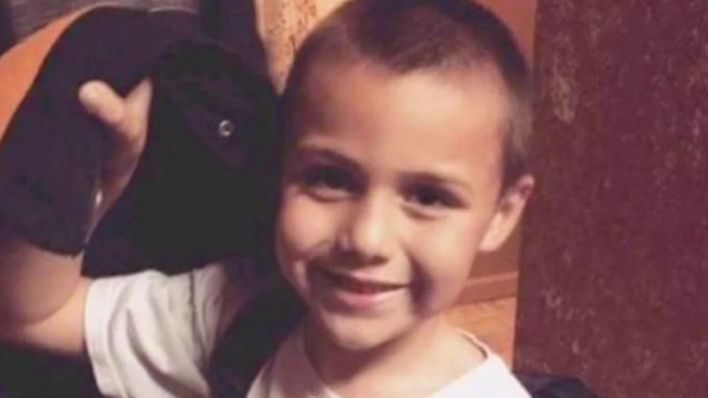 Salen a la luz escalofriantes detalles del caso del niño de 10 años que fue torturado por su familia hasta la muerte Salen a la luz escalofriantes detalles del caso del niño de 10 años que fue torturado por su familia hasta la muerte