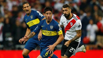 Momento del partido entre River Plate y Boca Juniors en el Santiago Bernabéu