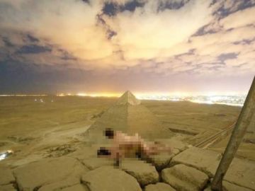 Sexo en la pirámide