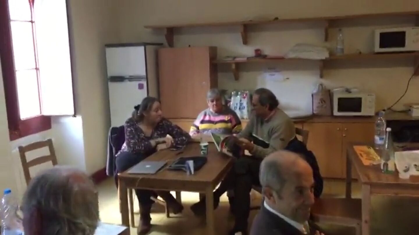 Las im&aacute;genes de Torra en el Monasterio de Montserrat tras arrancar su segundo d&iacute;a de huelga de hambre