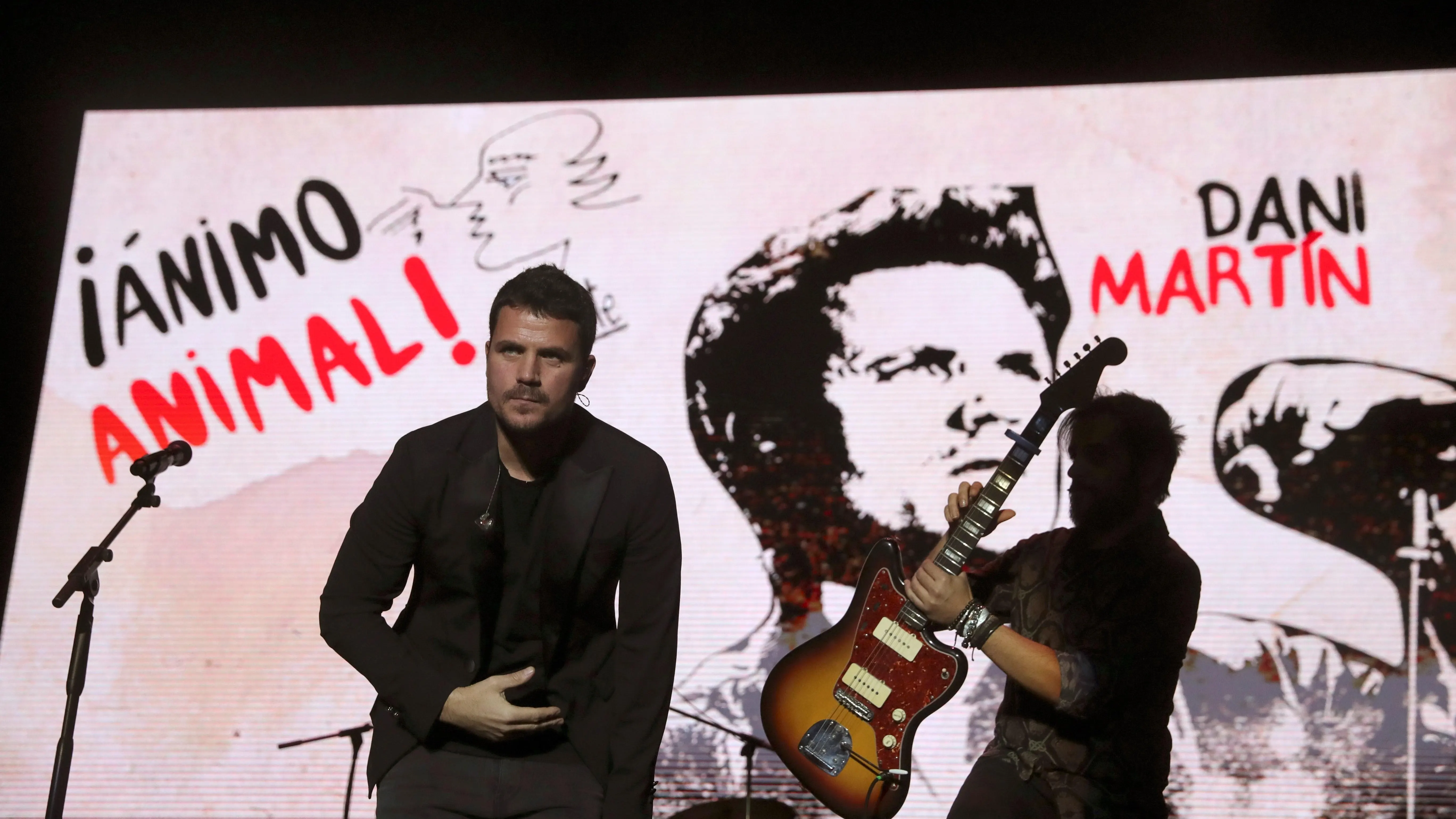 El cantante Dani Martín durante su actuación en el concierto