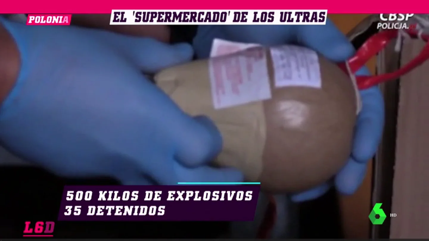 Golpe policial a 'ultrasshop', el mayor proveedor de material de los ultras de Europa: 35 detenidos y 500 kilos de explosivo decomisados Golpe policial a 'ultrasshop', el mayor proveedor de material de los ultras de Europa: 35 detenidos y 500 kilos de explosivo decomisados