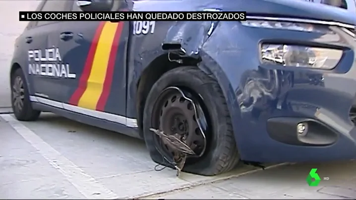 Así quedan los coches de la Policía tras las persecuciones a atracadores por la carretera