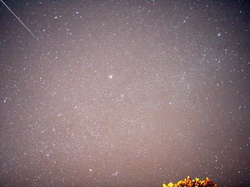 Estos meteoros son los escombros que deja a su paso el asteroide Faetón Estos meteoros son los escombros que deja a su paso el asteroide Faetón