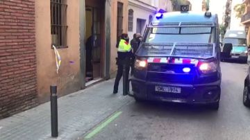 Los Mossos registran dos 'narcopisos' en el barrio barcelonés del Poble-sec