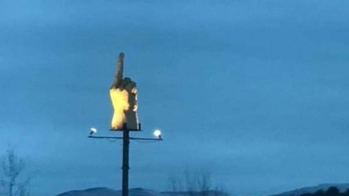 La escultura de la peineta