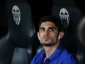Guedes, en el banquillo del Valencia Guedes, en el banquillo del Valencia