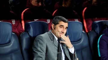 Valverde, en el banquillo del Camp Nou