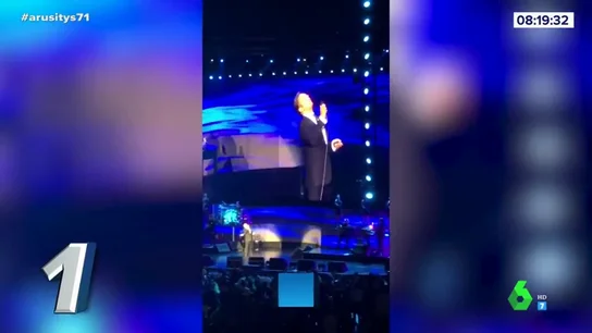 Las imágenes del lamentable concierto de Luis Miguel en México por el que ha sido abucheado Las imágenes del lamentable concierto de Luis Miguel en México por el que ha sido abucheado