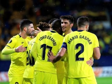 Los jugadores del Villarreal celebran uno de los goles contra el Spartak Los jugadores del Villarreal celebran uno de los goles contra el Spartak