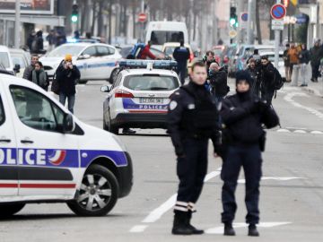 Agentes de la policía francesa Agentes de la policía francesa