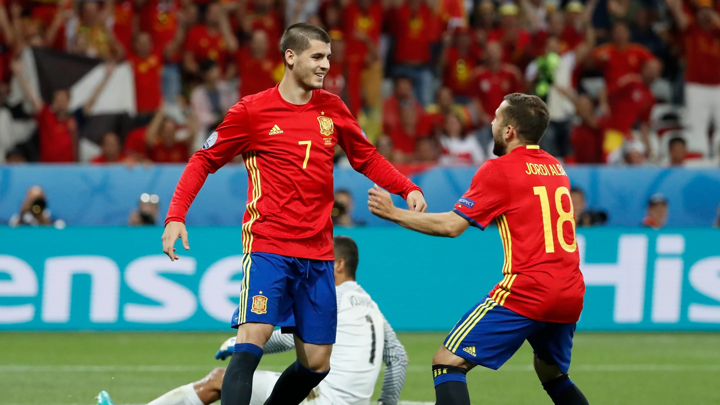 Morata celebra un gol con Jordi Alba en la selección española Morata celebra un gol con Jordi Alba en la selección española