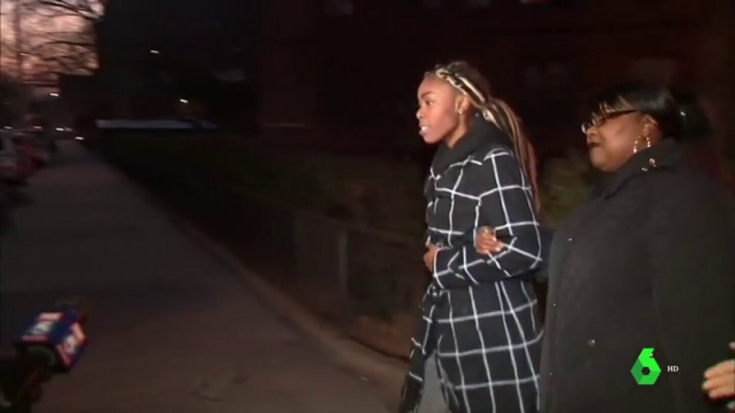  Libertad sin cargos para la mujer a la que la polic&iacute;a agredi&oacute; con su beb&eacute; en brazos