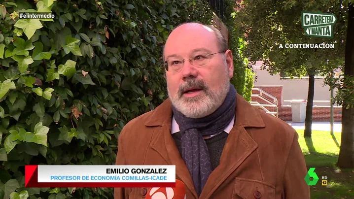 Emilio González, profesor de economía: " La solución al descenso de la natalidad pasa por ayudar a la mujer a conciliar la vida laboral"