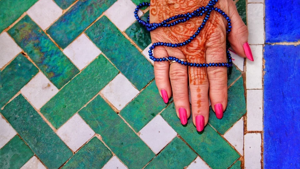 Mano de una mujer marroquí Mano de una mujer marroquí
