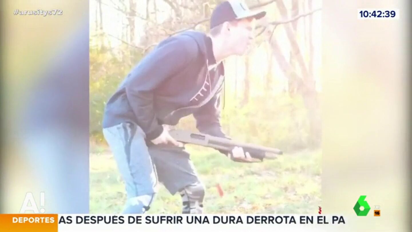 La m&aacute;xima expresi&oacute;n del masoquismo: se castiga sus partes &iacute;ntimas con el retroceso de su fusil 