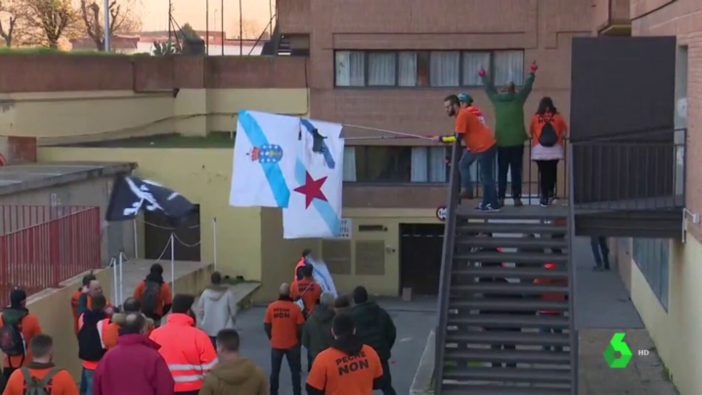 V&Iacute;DEO REEMPLAZO - Los trabajadores de Alcoa logran una pr&oacute;rroga de 15 d&iacute;as para negociar el ERE de casi 700 puestos