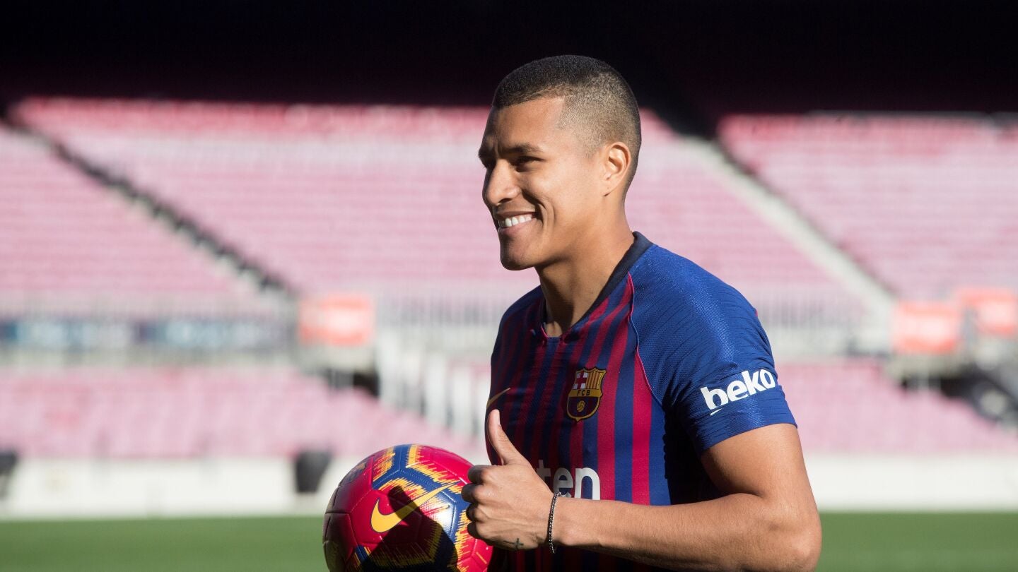 Jeison Murillo en su presentaci&oacute;n con el Barcelona