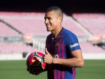 Jeison Murillo en su presentación con el Barcelona Jeison Murillo en su presentación con el Barcelona