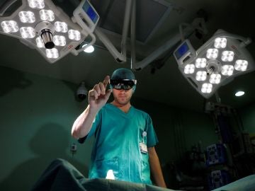 El Hospital Gregorio Marañón de Madrid ha desarrollado un sistema para quirófano que combina el uso de gafas de realidad aumentada y la impresión 3D El Hospital Gregorio Marañón de Madrid ha desarrollado un sistema para quirófano que combina el uso de gafas de realidad aumentada y la impresión 3D