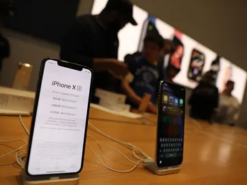 iPhone X con 'notch' iPhone X con 'notch'