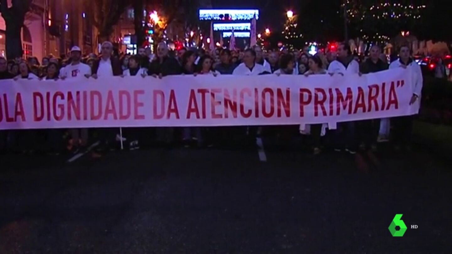 Profesionales y pacientes de la Sanidad se manifiestan por la sobrecarga de la atenci&oacute;n primaria